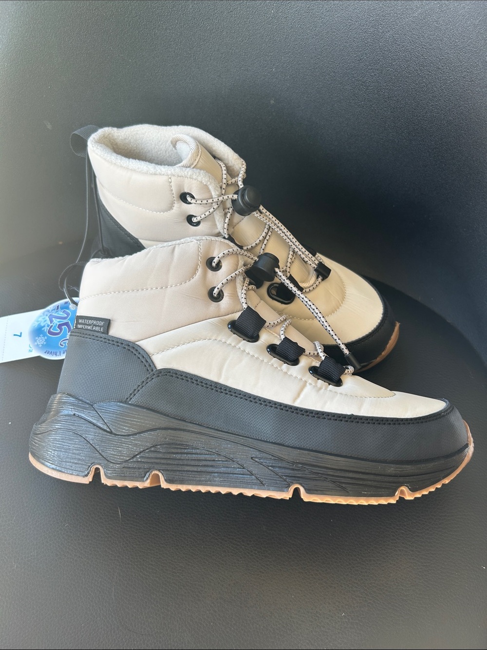 NWT 🆕 Time and Tru Women’s Waterproof Winter Boots - Beige and Black